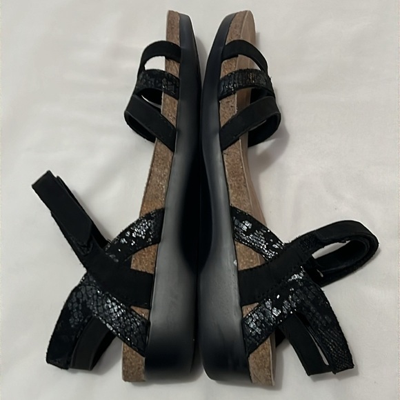 Munro Black/Snake Nubuck Leather “Summer” Sandals - Picture 4 of 5